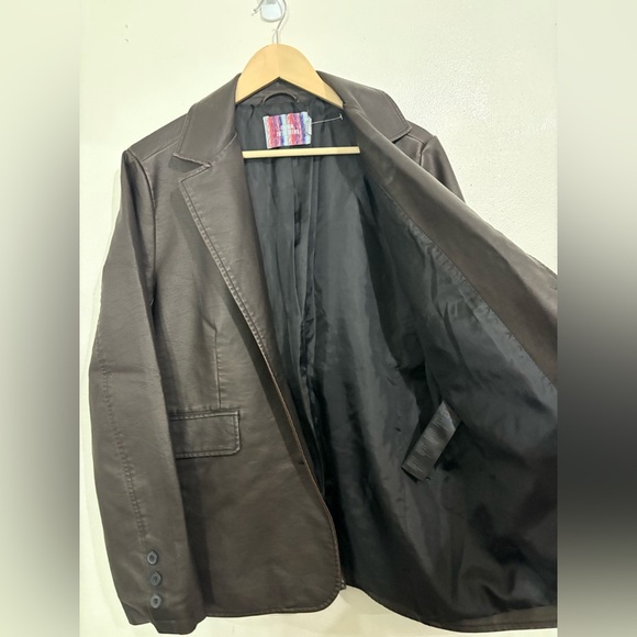 NWOT Urban Outfitters Jules Faux Leather Blazer Medium - Picture 3 of 9